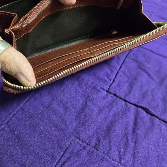 AUTHENTIC GUCCI GG LEATHER TASSEL LONG WALLET EUC - Picture 10 of 13